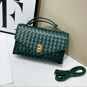 Elegant Green Woven Handbag